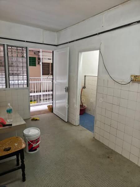 Flat for Sale at United Garden (Taman Lee Yan Lian) - Kok Leong Yeong - Kitchen - PropertyGuru.com.my