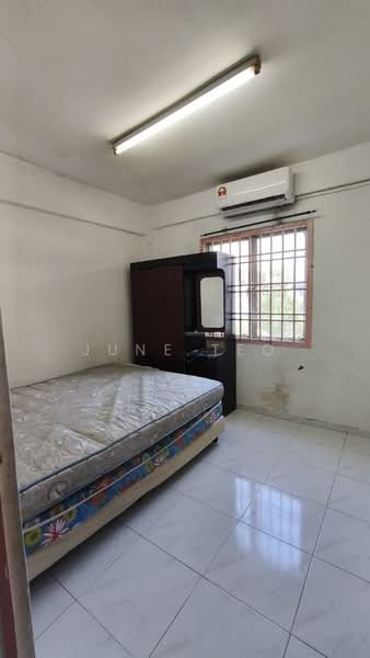 Flat for Rent at Sri Intan - June Teo - Bedroom - PropertyGuru.com.my