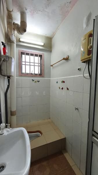 Flat for Rent at Sri Intan - June Teo - Bathroom - PropertyGuru.com.my