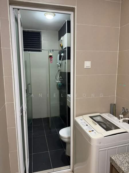 Service Residence for Sale at D'Secret Garden (Pangsapuri Kempas Indah) - Daniel Yong - Bathroom - PropertyGuru.com.my