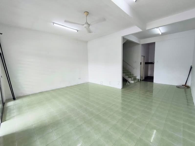 2-storey Terraced House for Sale in Banting (Selangor) - FAIZ REZA - Living Room - PropertyGuru.com.my