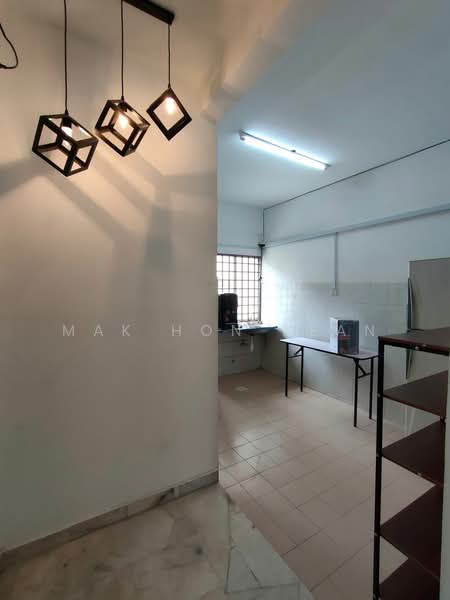 Rumah Teres 2-Tingkat untuk Disewa di Berjaya Park (Shah Alam) - Mak Hon Kean - Kitchen - PropertyGuru.com.my
