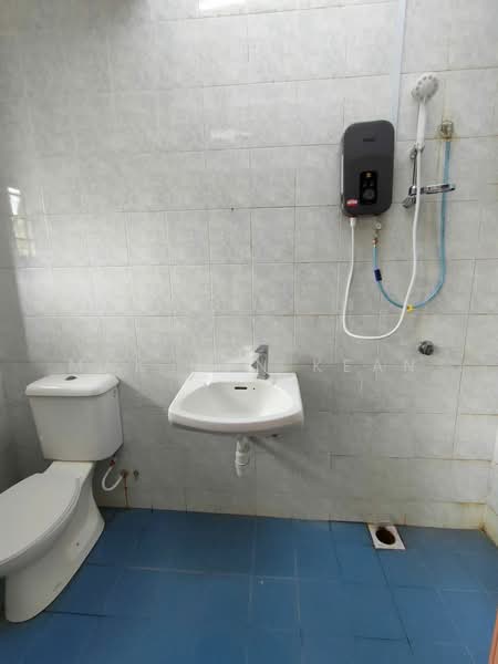 Rumah Teres 2-Tingkat untuk Disewa di Berjaya Park (Shah Alam) - Mak Hon Kean - Bathroom - PropertyGuru.com.my