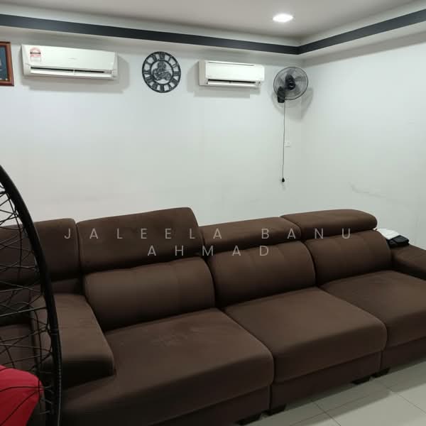 1-storey Terraced House for Sale in Klang (Selangor) - Jaleela Banu Ahmad - Living Room - PropertyGuru.com.my