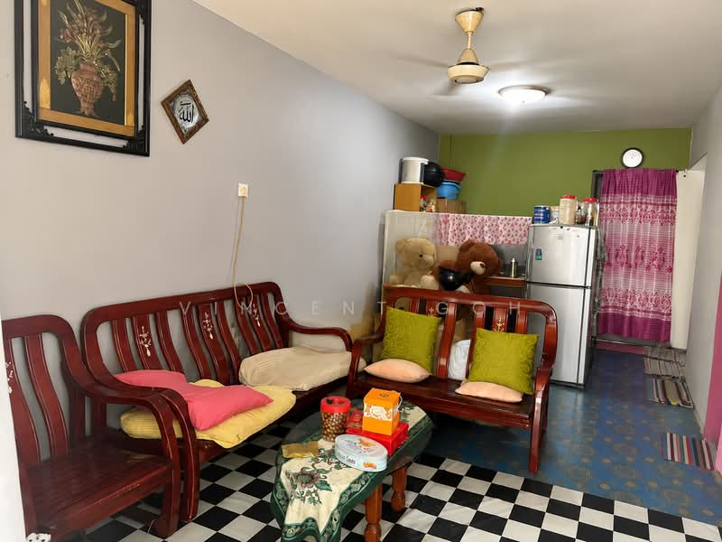 Kondominium untuk Dijual di Pelangi Damansara - Vincent Goh - Living Room - PropertyGuru.com.my