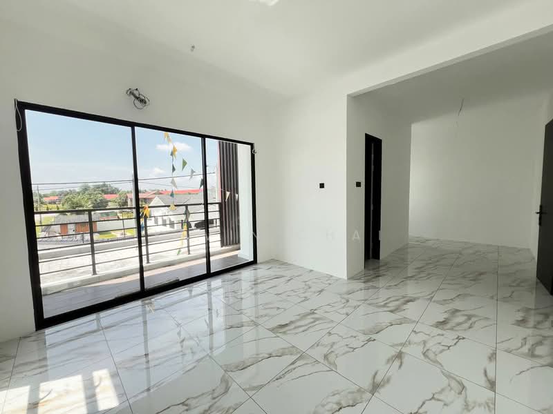 Rumah Berkembar untuk Dijual di Teluk Intan (Perak) - Kevin Chai - Master Bedroom - PropertyGuru.com.my