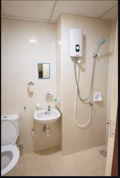 Pangsapuri untuk Dijual di Bayu Puteri - Edward Chooi - Bathroom - PropertyGuru.com.my
