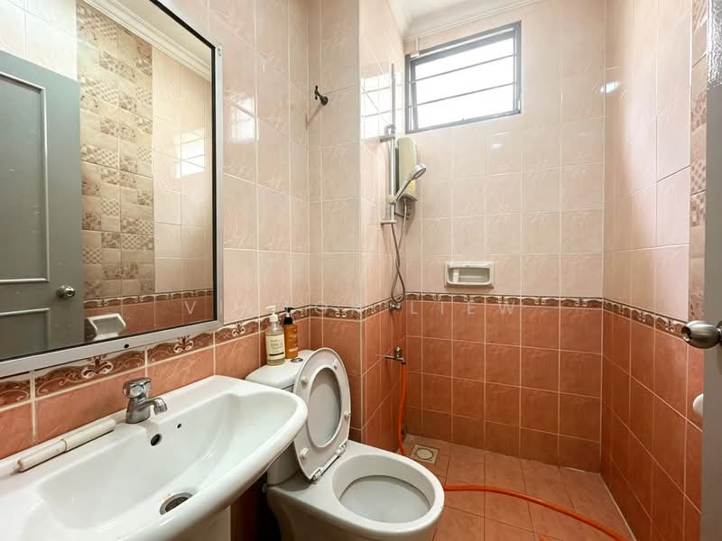 Rumah Teres 2-Tingkat untuk Dijual di Pju 1a (Ara Damansara) - Victor Liew - Bathroom - PropertyGuru.com.my