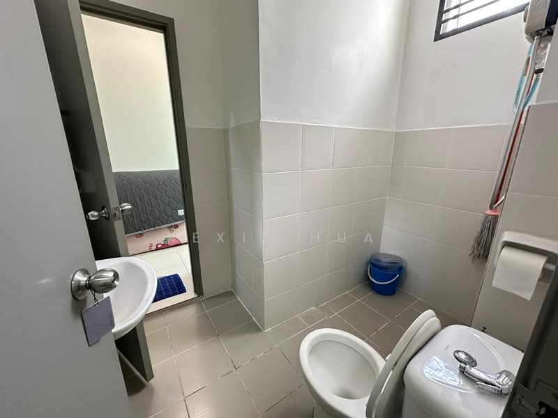 2-storey Terraced House for Sale in Bandar Seri Alam (Masai) - Kexin Hua - Bathroom - PropertyGuru.com.my