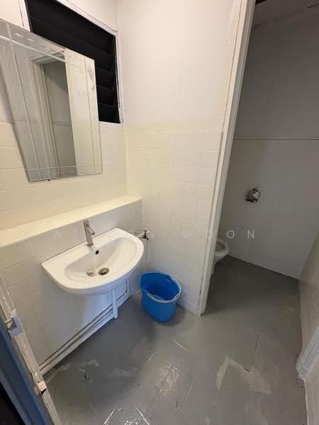Factory for Rent in Balakong (Cheras) - Wilson Woon - Bathroom - PropertyGuru.com.my