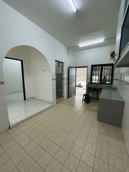 2-storey Terraced House for Rent in Ulu Tiram (Johor) - Eve Chan - Kitchen - PropertyGuru.com.my