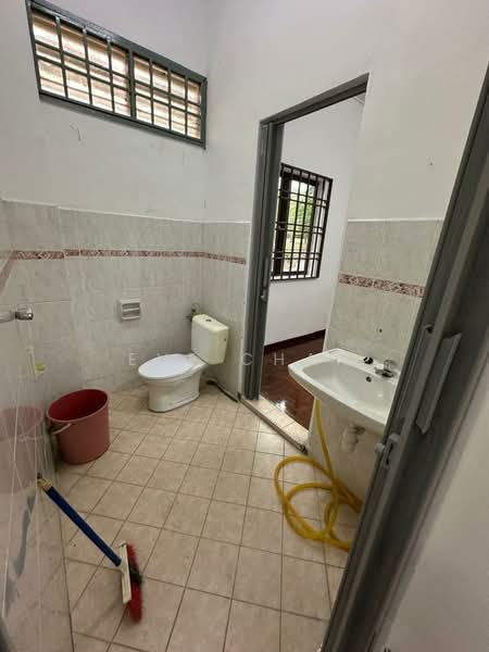 2-storey Terraced House for Rent in Ulu Tiram (Johor) - Eve Chan - Bathroom - PropertyGuru.com.my