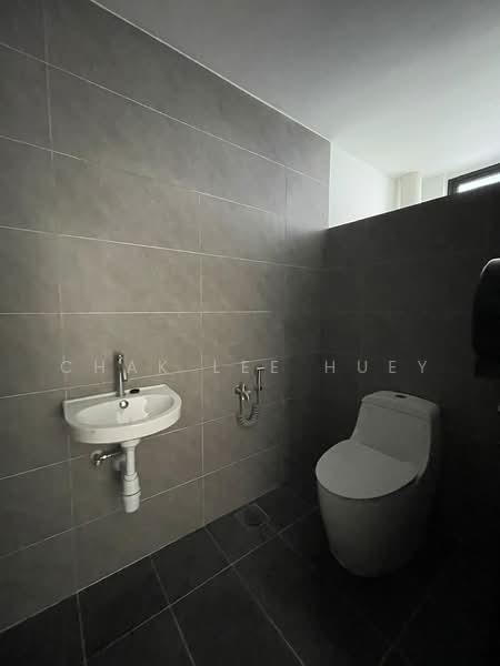 Kedai untuk Dijual di Serendah (Rawang) - Chak Lee Huey - Bathroom - PropertyGuru.com.my