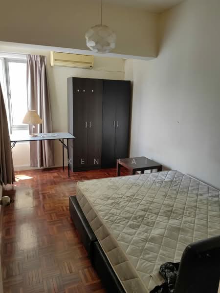 Kondominium untuk Dijual di Pantai Panorama Condominiums - Ken Lai - Bedroom - PropertyGuru.com.my