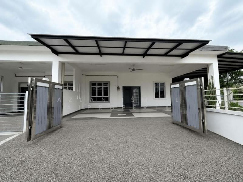 1-storey Terraced House for Sale in Taman Putri Kulai (Kulai) - Azlan Ismail aiproperty - Exterior - PropertyGuru.com.my