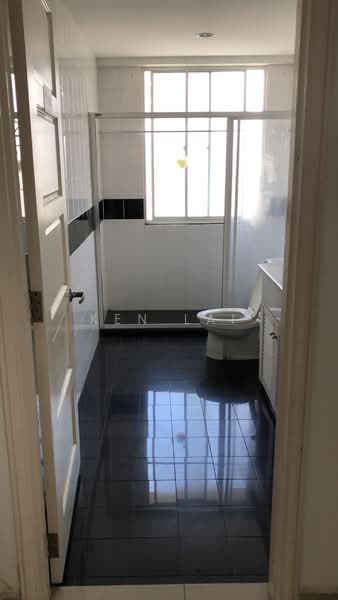 Kondominium untuk Dijual di Pantai Panorama Condominiums - Ken Lai - Bathroom - PropertyGuru.com.my