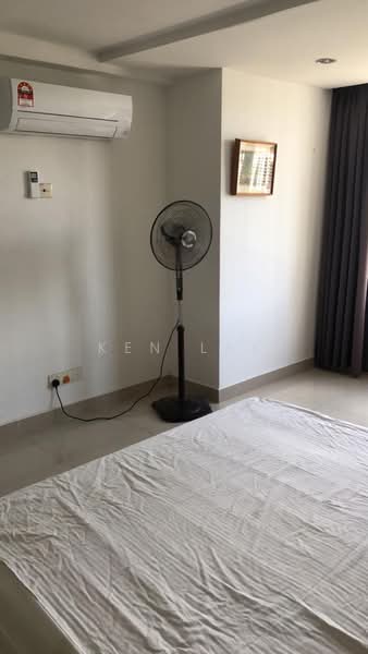 Kondominium untuk Dijual di Pantai Panorama Condominiums - Ken Lai - Bedroom - PropertyGuru.com.my
