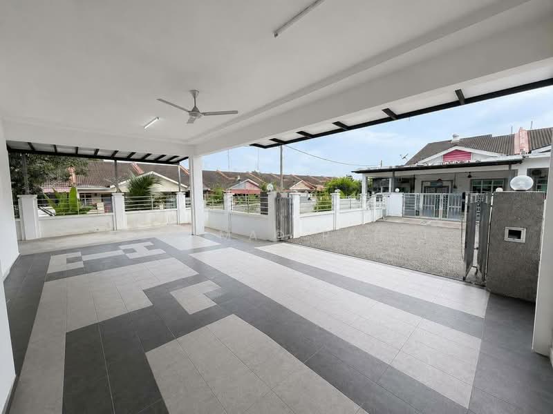 1-storey Terraced House for Sale in Taman Putri Kulai (Kulai) - Mohamad Rahfi - Exterior - PropertyGuru.com.my