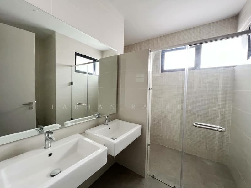 Semi-Detached House for Sale in Kerling (Selangor) - Farhan Rafael - Bathroom - PropertyGuru.com.my