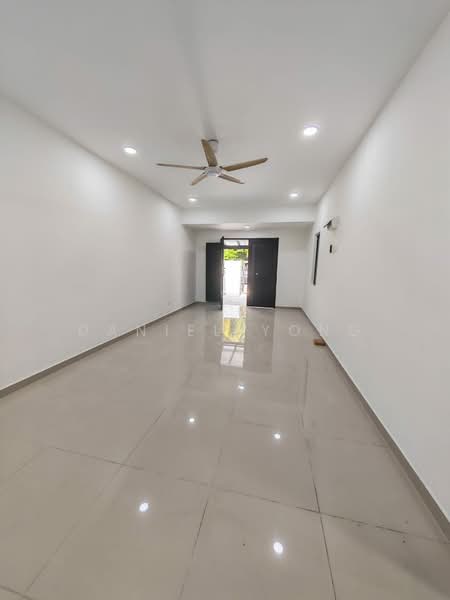 1-storey Terraced House for Sale in Taman Puteri Wangsa (Ulu Tiram) - Daniel Yong - Living Room - PropertyGuru.com.my