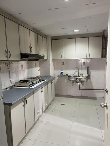Kondominium untuk Disewa di Desa Kiara - Ooi Fa Ling - Kitchen - PropertyGuru.com.my