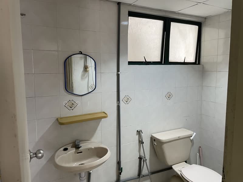Kondominium untuk Disewa di Desa Kiara - Ooi Fa Ling - Bathroom - PropertyGuru.com.my
