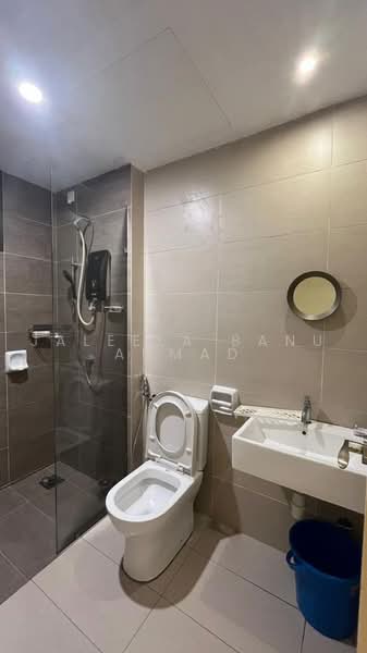 Servis Apartment untuk Disewa di Gravit8, Klang - Jaleela Banu Ahmad - Bathroom - PropertyGuru.com.my