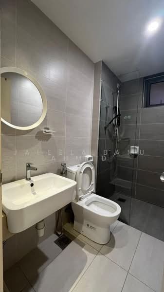 Servis Apartment untuk Disewa di Gravit8, Klang - Jaleela Banu Ahmad - Bathroom - PropertyGuru.com.my
