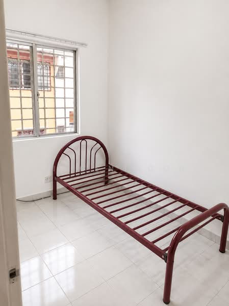 2-storey Terraced House for Sale in Seri Kembangan (Selangor) - Vincent Goh - Bedroom - PropertyGuru.com.my