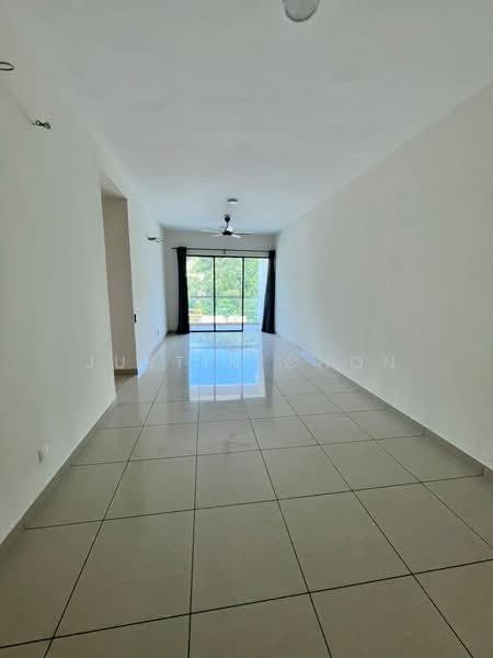 Kondominium untuk Disewa di Brezza Hill - Justin Chon - Living Room - PropertyGuru.com.my