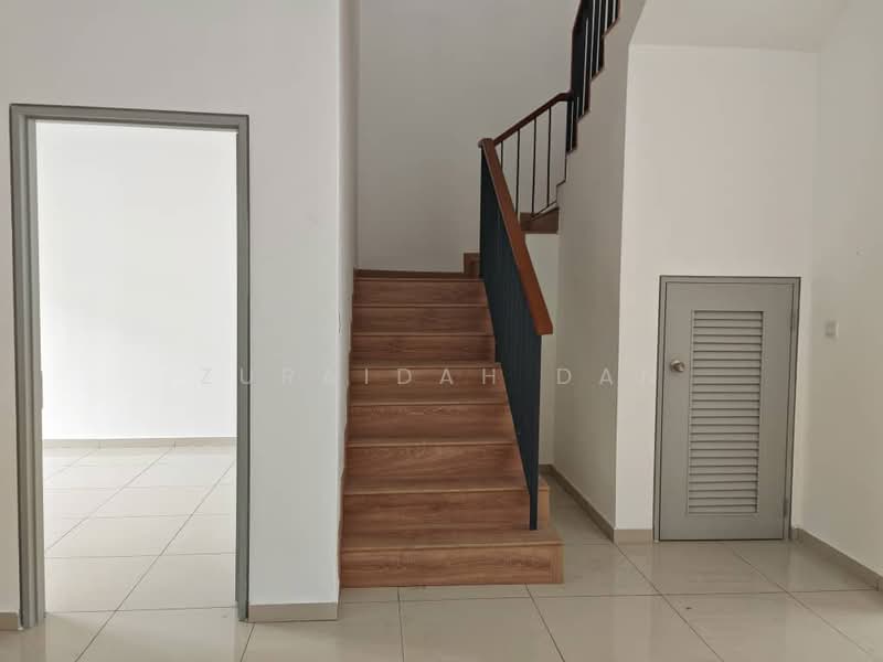 Rumah Teres 2 Tingkat untuk Dijual di Bandar Tun Hussein Onn (Cheras) - Zuraidah Dan - Stairs - PropertyGuru.com.my
