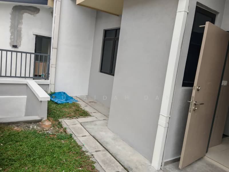 Rumah Teres 2 Tingkat untuk Dijual di Bandar Tun Hussein Onn (Cheras) - Zuraidah Dan - Exterior - PropertyGuru.com.my