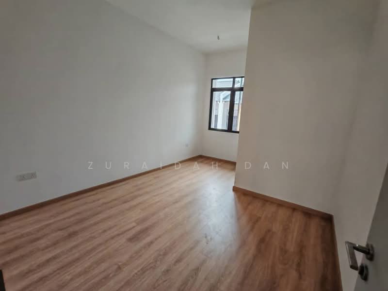 Rumah Teres 2 Tingkat untuk Dijual di Bandar Tun Hussein Onn (Cheras) - Zuraidah Dan - Bedroom - PropertyGuru.com.my