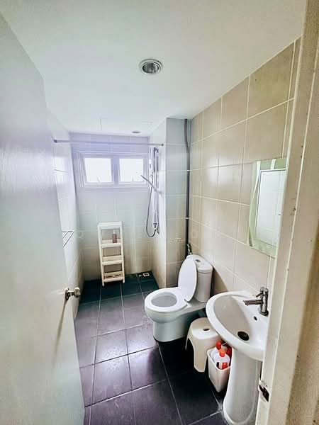 Condominium for Rent at The Peak Residences - Quvee Ooi - Bathroom - PropertyGuru.com.my