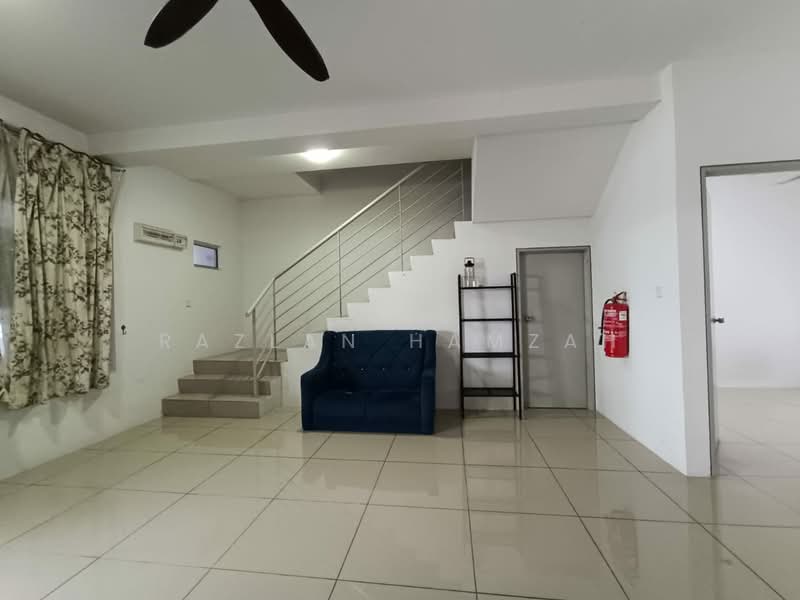 Rumah Teres 2-Tingkat untuk Disewa di Kuala Selangor (Selangor) - Razlan Hamzah - Living Room - PropertyGuru.com.my