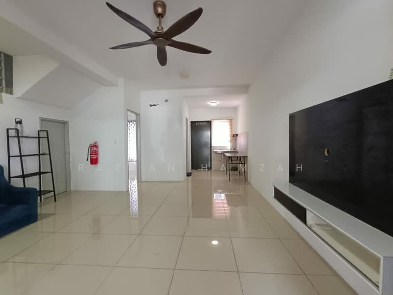 Rumah Teres 2-Tingkat untuk Disewa di Kuala Selangor (Selangor) - Razlan Hamzah - Living Room - PropertyGuru.com.my