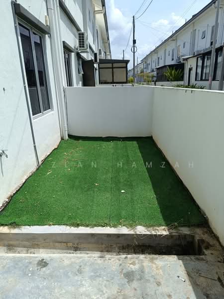 Rumah Teres 2-Tingkat untuk Disewa di Kuala Selangor (Selangor) - Razlan Hamzah - Exterior - PropertyGuru.com.my