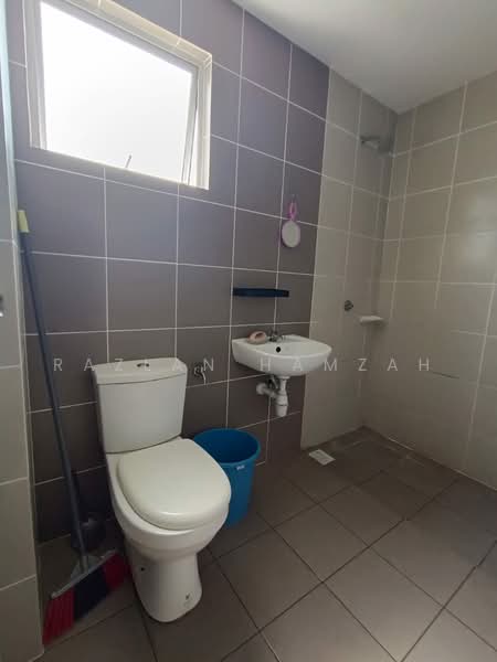 Rumah Teres 2-Tingkat untuk Disewa di Kuala Selangor (Selangor) - Razlan Hamzah - Bathroom - PropertyGuru.com.my
