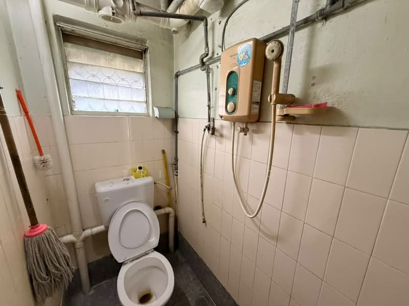Flat for Sale at Seksyen 2 Wangsa Maju Flat - Tris Jong - Bathroom - PropertyGuru.com.my