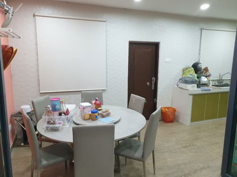 2.5-storey Terraced House for Sale in Lakeside Residences (Puchong) - Kevin Tan - Dining Room - PropertyGuru.com.my