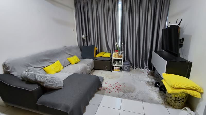Kediaman Servis untuk Dijual di The Zizz @ Damansara North - Keric Khong - Living Room - PropertyGuru.com.my