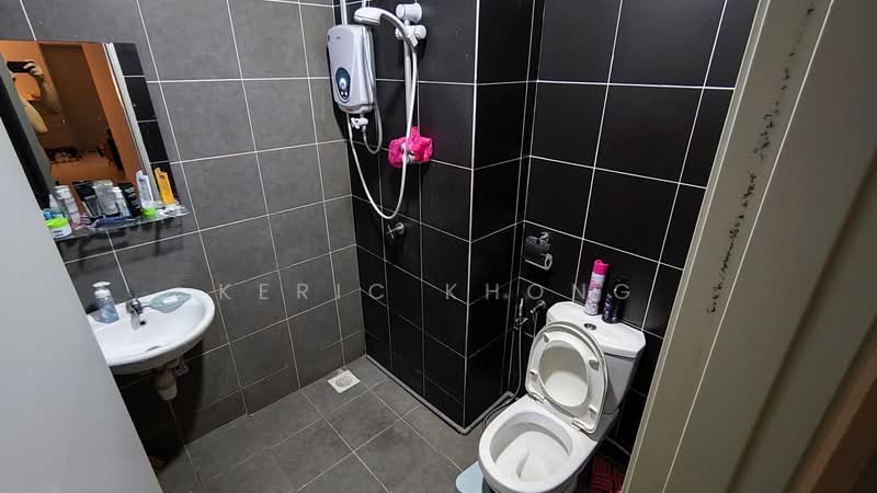 Kediaman Servis untuk Dijual di The Zizz @ Damansara North - Keric Khong - Bathroom - PropertyGuru.com.my