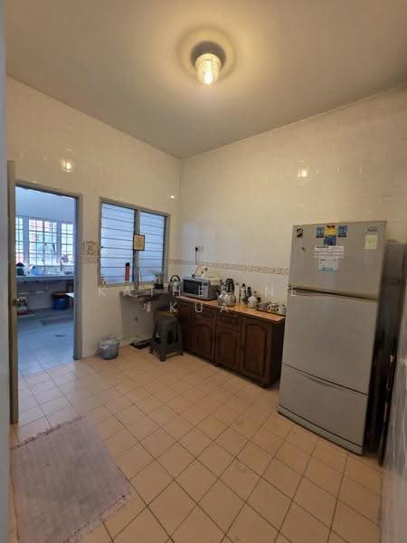 2.5-storey Terraced House for Sale in BANDAR PUCHONG JAYA (Puchong) - Katherine Kua - Kitchen - PropertyGuru.com.my
