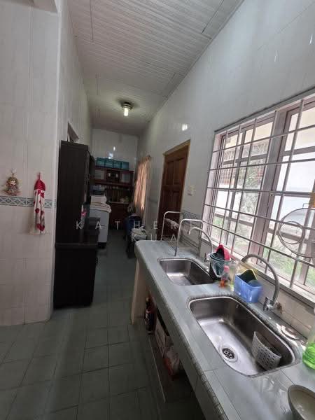 2.5-storey Terraced House for Sale in BANDAR PUCHONG JAYA (Puchong) - Katherine Kua - Kitchen - PropertyGuru.com.my