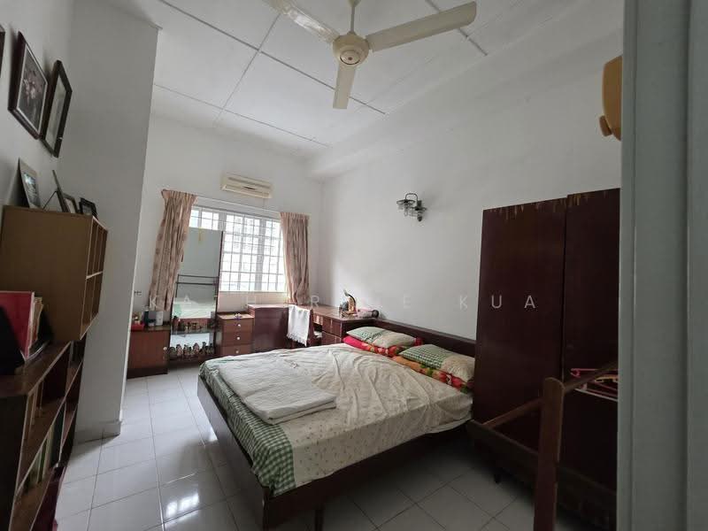 2.5-storey Terraced House for Sale in BANDAR PUCHONG JAYA (Puchong) - Katherine Kua - Bedroom - PropertyGuru.com.my