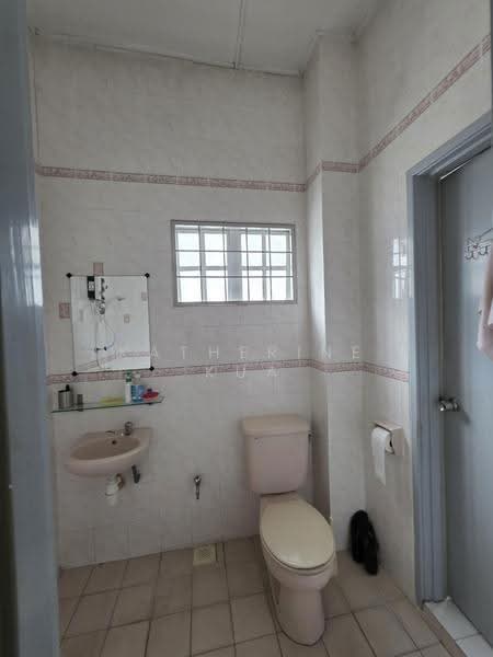 2.5-storey Terraced House for Sale in BANDAR PUCHONG JAYA (Puchong) - Katherine Kua - Bathroom - PropertyGuru.com.my