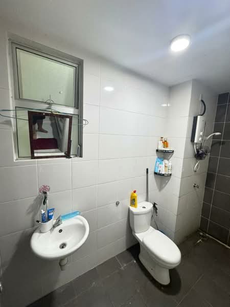 Kediaman Servis untuk Dijual di The Zizz @ Damansara North - Keric Khong - Bathroom - PropertyGuru.com.my