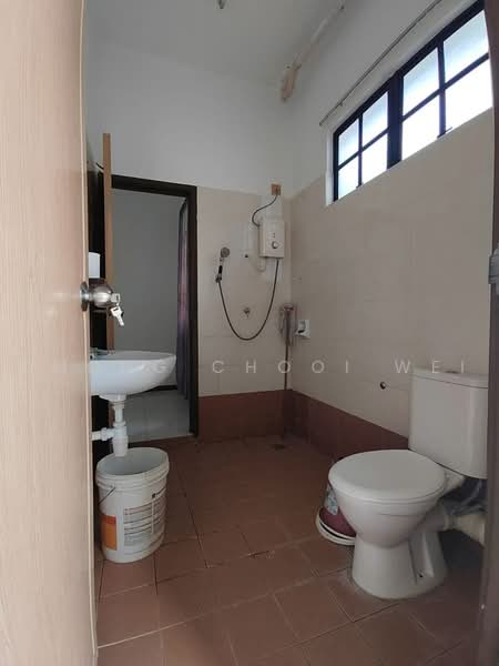 Rumah Berkembar untuk Dijual di Balik Pulau (Penang) - Chong Chooi Wei - Bathroom - PropertyGuru.com.my