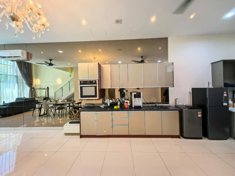 3-storey Terraced House for Rent in Bandar Nusaputra (Puchong) - Philip Ng - Kitchen - PropertyGuru.com.my