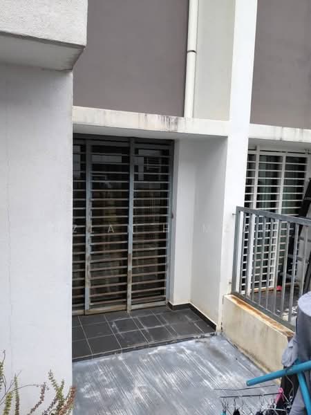 2-storey Terraced House for Sale in Nilai (Negeri Sembilan) - Razlan Hamzah - Exterior - PropertyGuru.com.my